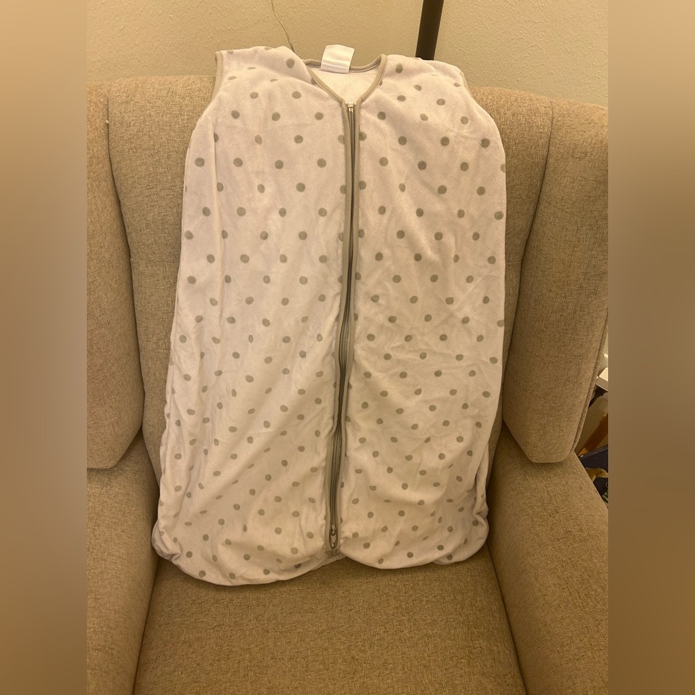 Pottery Barn Baby Halo Sleep Sack. Grey and white polka dots. Size large.